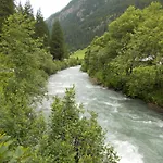 Haus Schoderbock * Sankt Leonhard im Pitztal