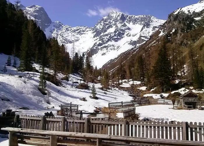 Haus Schoderbock St. Leonhard im Pitztal